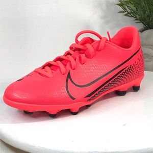 Nike Mercurial vapor red NWT boy girls shoes